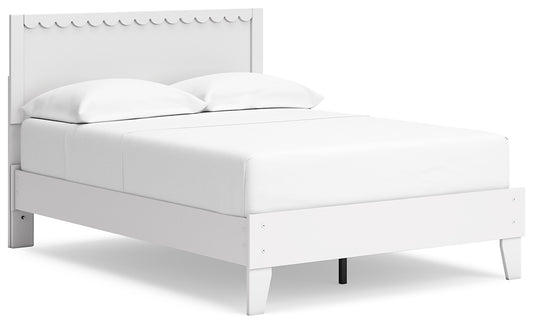 Hallityn Panel Platform Bed