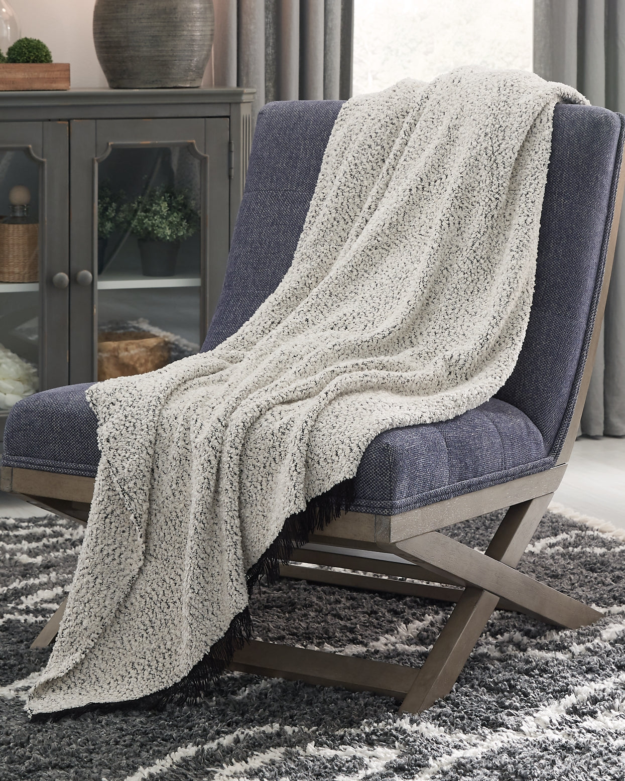 Home Accents > Throw Blankets