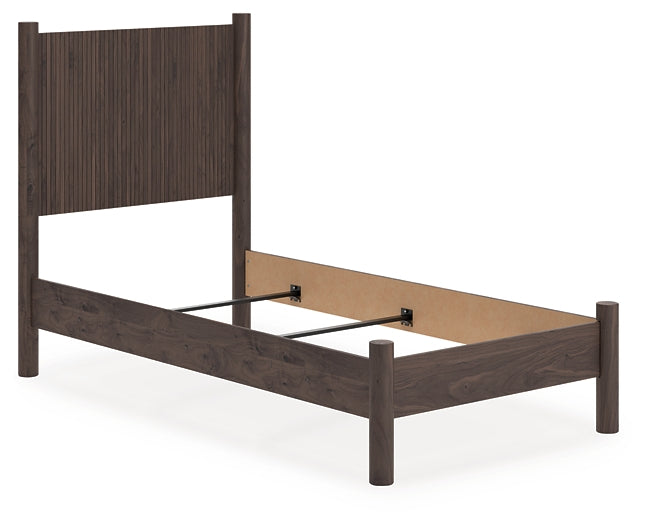 Pamytta  Panel Bed