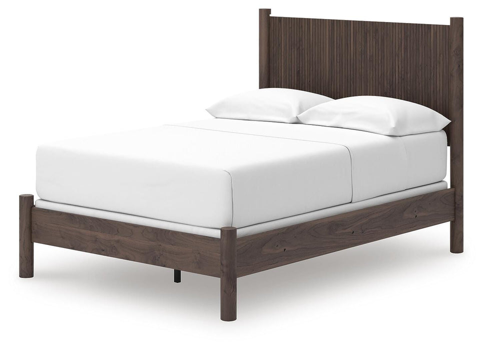 Pamytta Queen Panel Bed, Dresser and Mirror